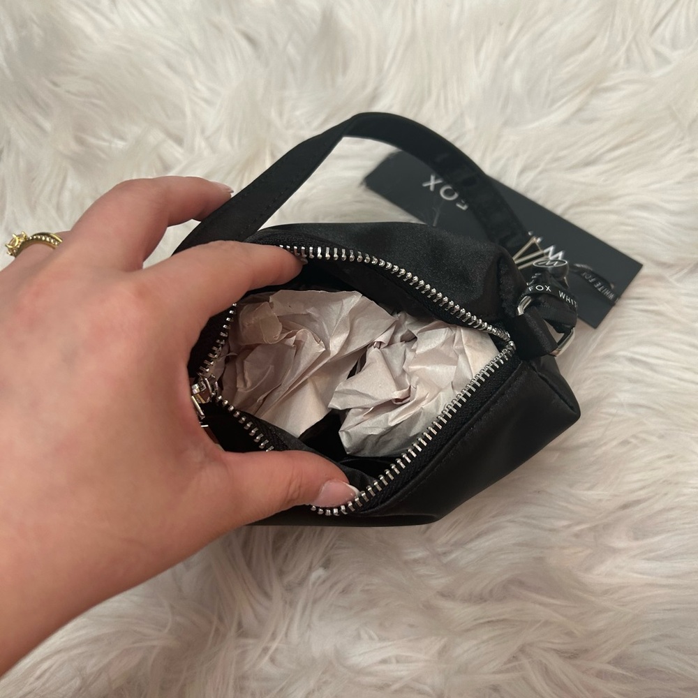 Black Handbag - Picture 4 of 6